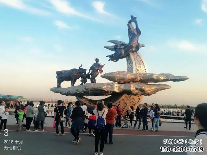 牛郎織女雕塑廠家，廣場愛情主題小品，大型牛郎織女雕塑制作