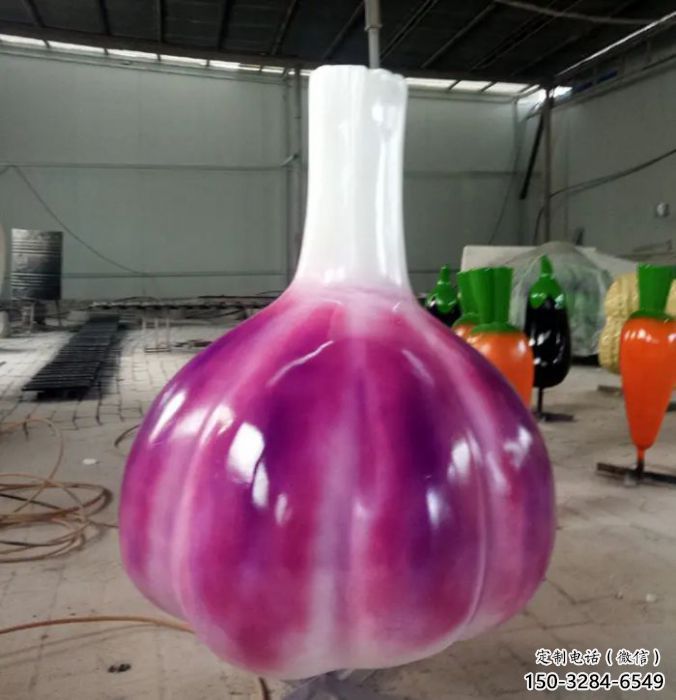 大蒜雕塑廠家，園林蔬菜小品雕塑，玻璃鋼仿真大蒜雕塑