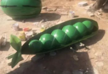 豌豆雕塑廠家，仿真豆莢雕塑，玻璃鋼豌豆豆莢雕塑制作