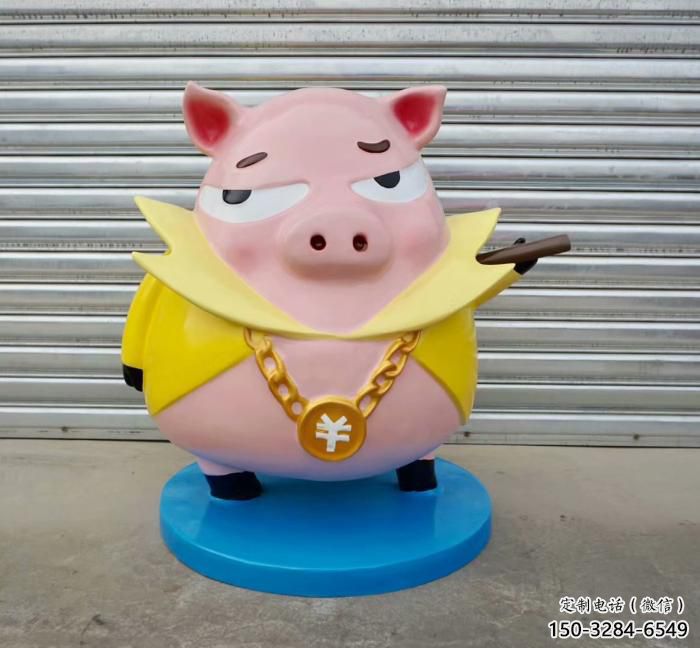 豬卡通雕塑廠家，影視劇卡通擺件，彩繪卡通豬雕塑小品