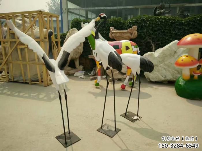 仙鶴雕塑廠家，公園仿真鳥禽，玻璃鋼仿真仙鶴雕塑廠