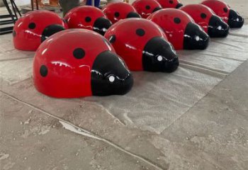 瓢蟲雕塑廠家，彩繪昆蟲小品，仿真玻璃鋼瓢蟲雕塑廠