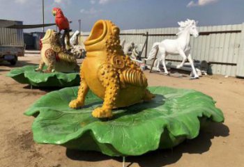 金蟾雕塑廠家，廣場(chǎng)吉祥動(dòng)物小品，仿真彩繪金蟾雕塑