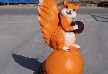 松鼠雕塑廠家，彩繪動物擺件，玻璃鋼仿真松鼠雕塑廠