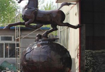 馬踏飛燕雕塑廠家，售樓處動物小品，古銅色仿真動物擺件