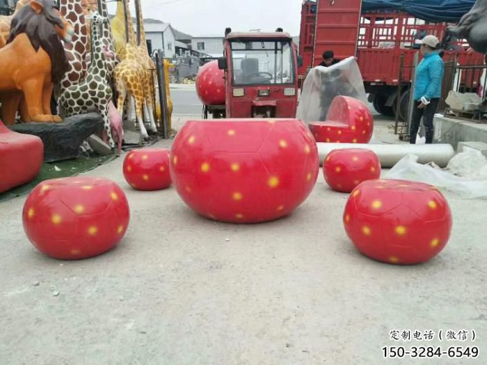 坐凳雕塑,草莓坐凳雕塑廠家