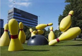 創意保齡球雕塑 田間保齡球雕塑