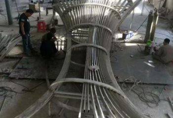 仿古魚尾雕塑 庭院彩繪雕塑 田間小品