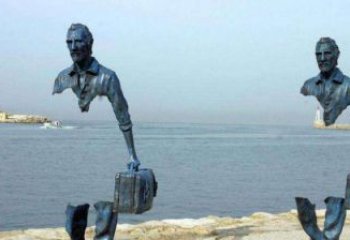 抽象旅行者雕塑 店門口彩繪雕塑 步行街擺件