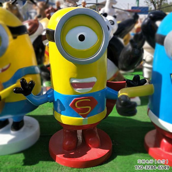 商業街小黃人雕塑實景圖 烤漆卡通雕塑 彩繪動漫雕塑