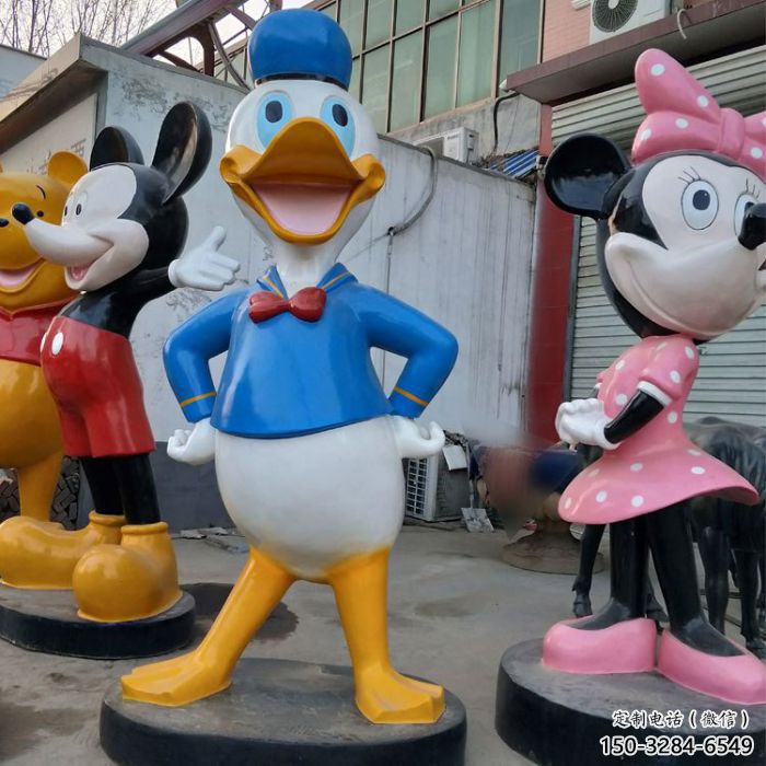 生產(chǎn)唐老鴨雕塑 懸空餐飲店卡通雕塑 戶(hù)外動(dòng)漫雕塑