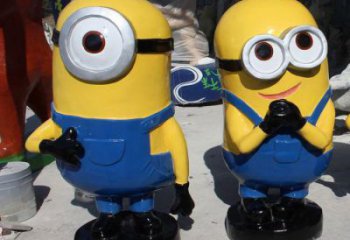 草地小黃人雕塑產(chǎn)品 現(xiàn)代校園卡通雕塑 大型動漫雕塑