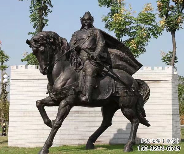 仿古岳飛雕塑 草地名人雕塑 房地產肖像雕塑廠家