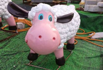 操場小羊雕塑，彩繪動物雕塑，玻璃鋼卡通雕塑制造