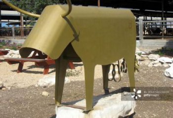 酒店小牛雕塑價格，幾何動物系列，烤漆工藝