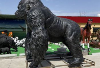 庭院猩猩雕塑廠家，動物小品，烤漆仿古工藝