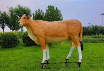 彩繪黃牛雕塑廠家 仿真雕塑 步行街擺件