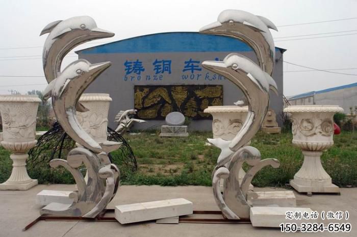 廣場魚形雕塑廠家，卡通水景雕塑，抽象效果