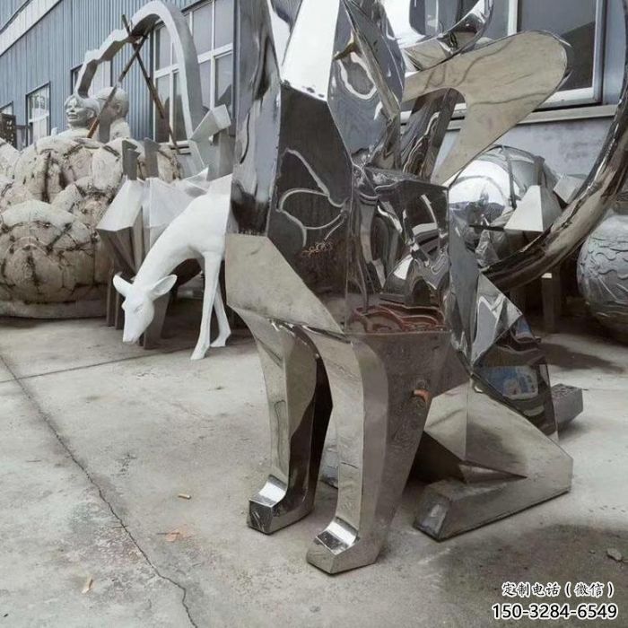 城市哈巴狗雕塑廠家，景觀動物雕塑，古銅效果