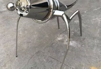 城市蝗蟲雕塑廠家，鏡面昆蟲雕塑，鏡面效果