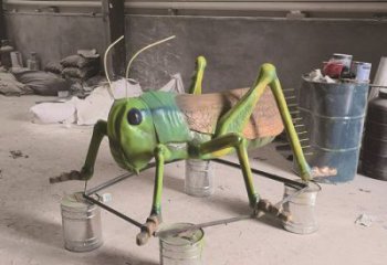 街道蝗蟲雕塑，動(dòng)物仿真雕塑，彩繪效果