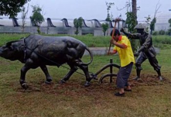 街道老牛雕塑，鑄銅農(nóng)耕雕塑，古銅效果