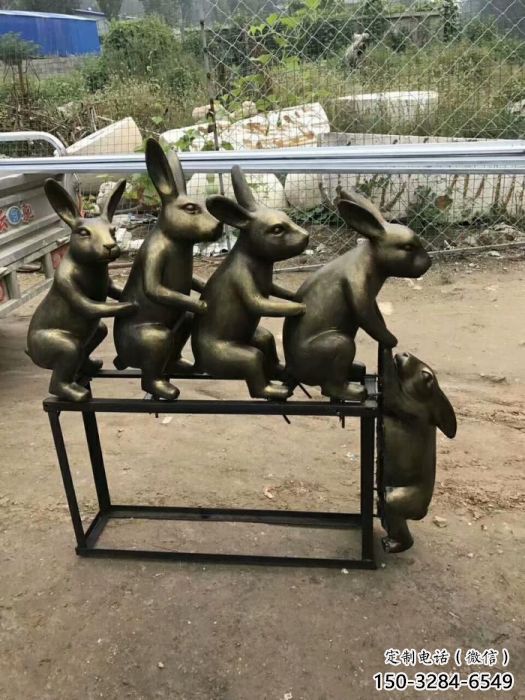 景區(qū)老鼠雕塑，卡通雕塑，鐵藝材質(zhì)