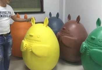 街頭龍貓雕塑，彩繪擺件雕塑，抽象效果