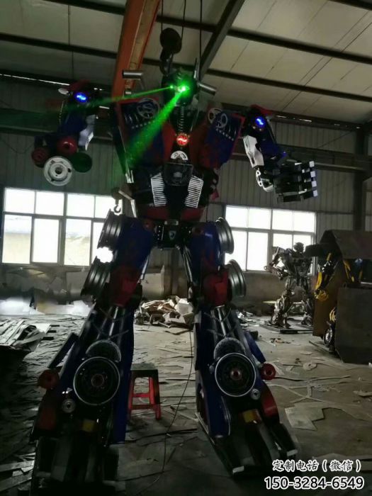 選用發(fā)聲機(jī)器人雕塑