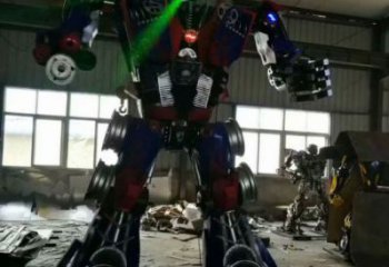 選用發聲機器人雕塑