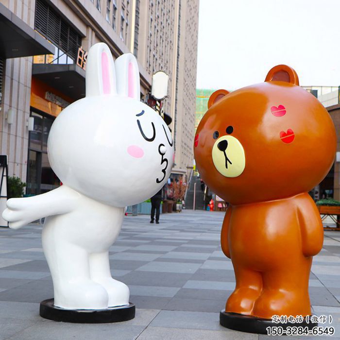 紅河步行街布朗熊雕塑，玻璃鋼動(dòng)物雕塑，卡通方式