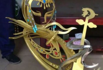 迪慶公園臉譜雕塑